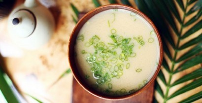 Linsensuppe mit Chili und Lauch